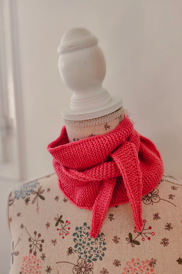 Photo d'un foulard tricoté comme cadeaux faits main pour la fête des mère